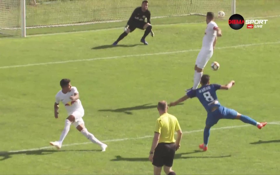 Левски изостава с 0:1 след 45 минути игра в първата