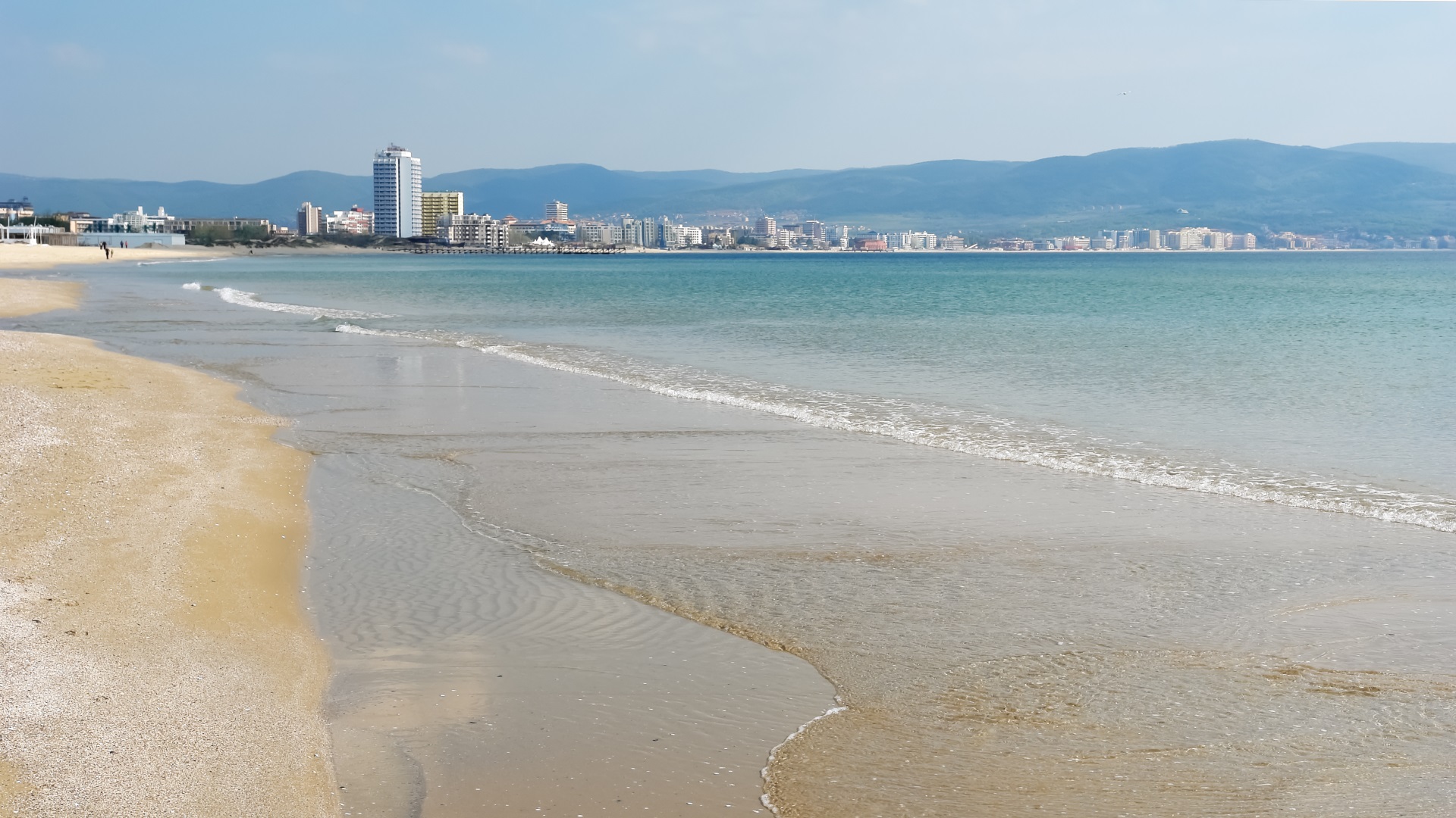 Двама души са изчезнали в морето край курортния комплекс Слънчев