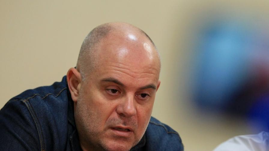  За да разбият групата за подправени ТЕЛК-ове в София, чиновник на Министерство на вътрешните работи се показал за клиент 