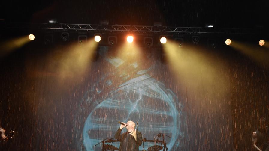  Дъжд и гръмотевици не стопираха хиляди почитатели на Disturbed в Пловдив 