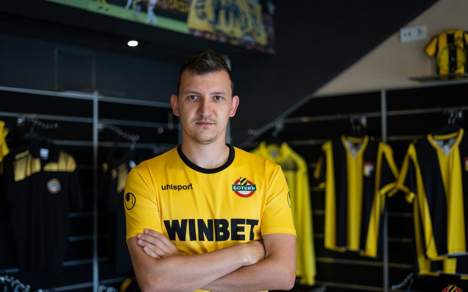 Ботев ще покаже новия екип пред феновете в последната контрола