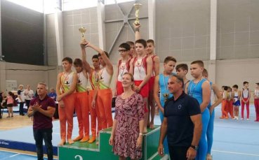 Тимът на Интерком груп Черноморски юнак Варна триумфира с отборната