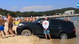  Пълен парадокс: Джип затъна в пясъка на плаж край Приморско 