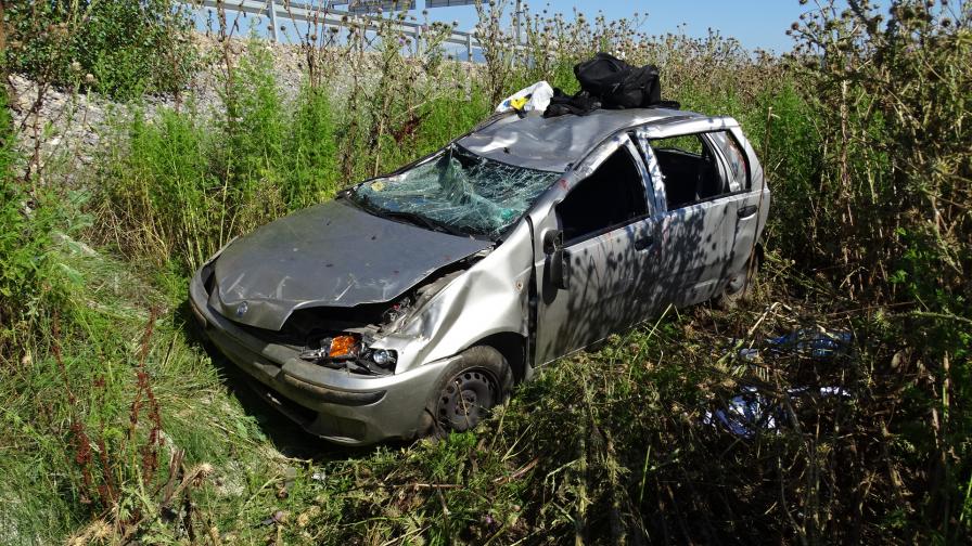  Кола излетя от Автомагистрала 