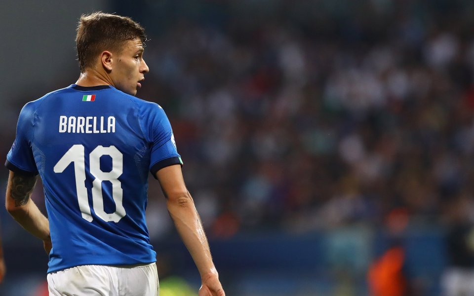 Полузащитникът Николо Барела беше заснет как пристига, за да се