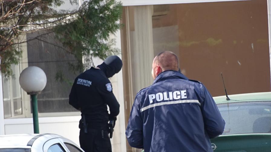 Обиск в офиси на дружество, доставяло оборудване на ВВС