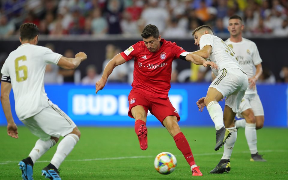 Real vs bayern. Реал Мадрид Бавария. Реал Мадрид Бавария 2017. Бавария Реал 2-2. Реал Бавария 2019.