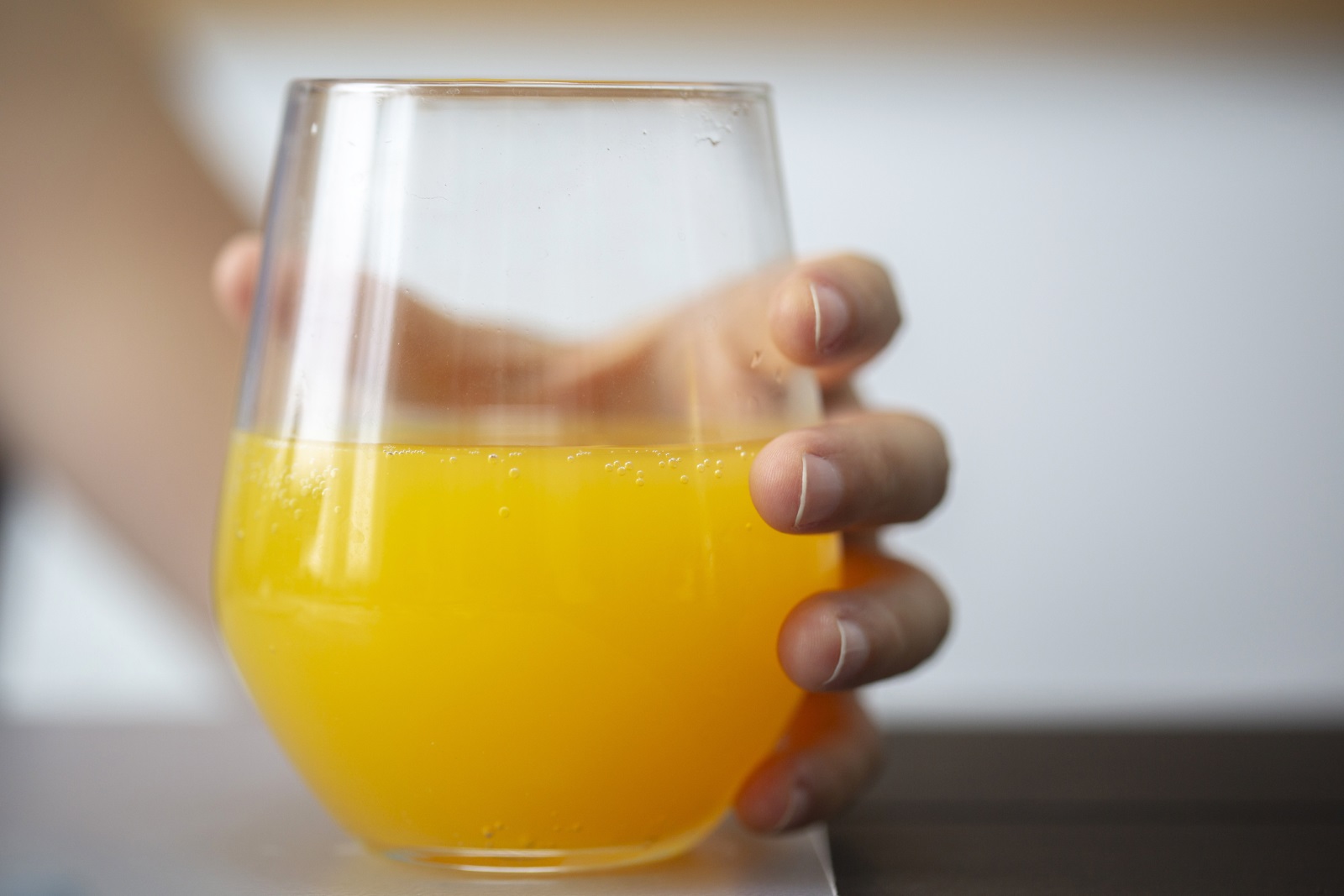 Концентриран портокалов сок
Той е с високо съдържание на фруктоза, което може да доведе до скок в нивата на кръвната захар. Вместо да пиете концентриран портокалов сок, изяждайте целия плод.
