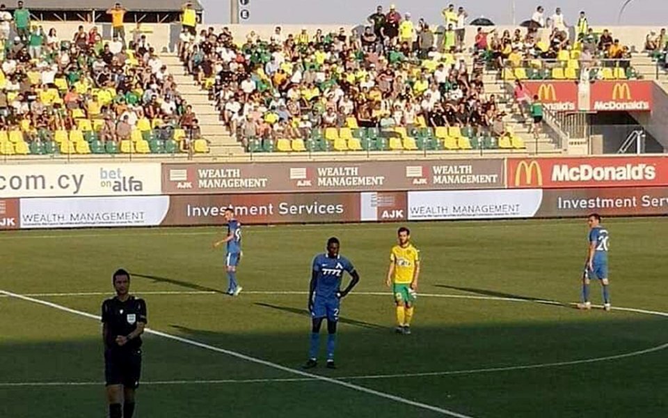 АЕК Ларнака и Левски се оттеглиха при 0:0 на почивката