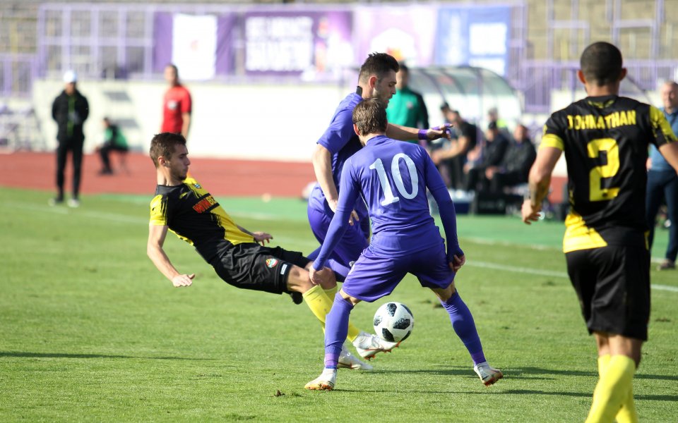 Отборите на Етър Велико Търново и Ботев Пд ще открият