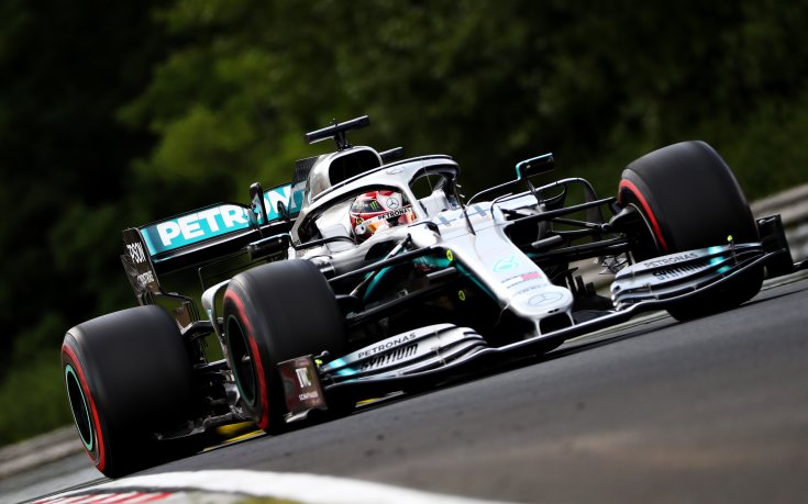 Финалната тренировка в Унгария заплете троен възел