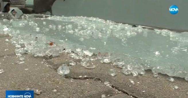 България Буря изпочупи витрина четирима пострадали Те били в голям