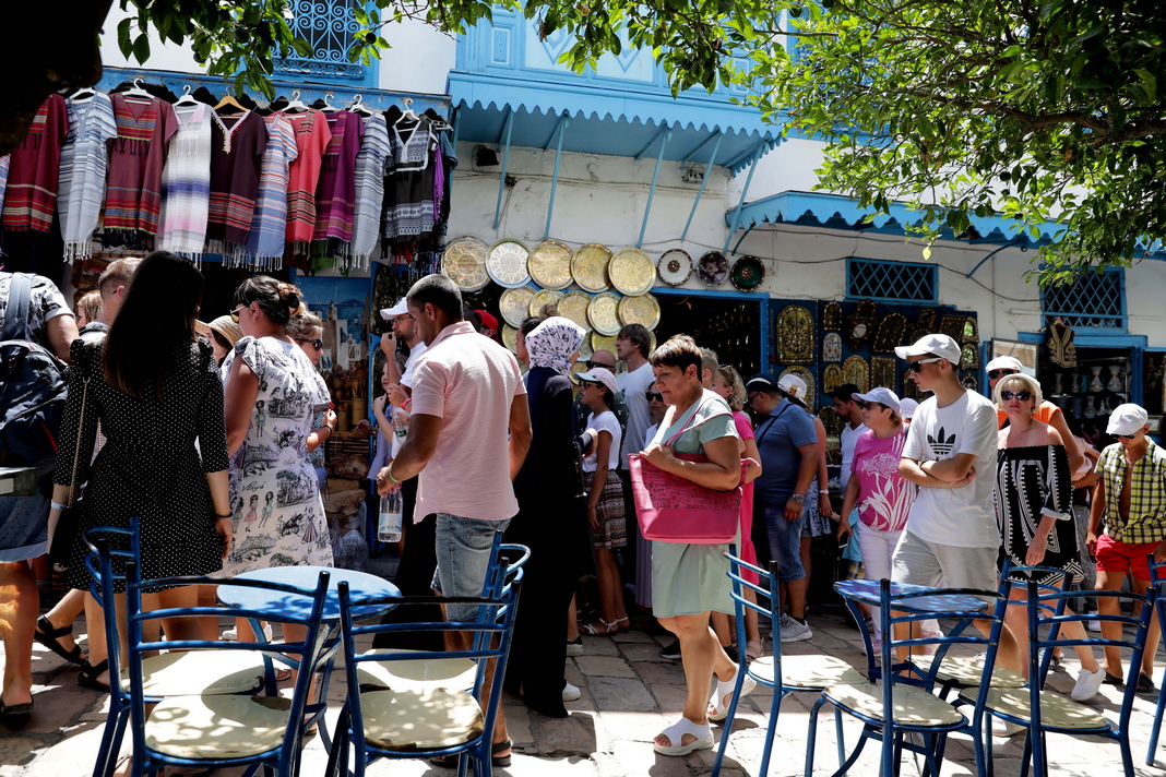 <p>Според съобщенията на местните медии в началото на юли, въпреки някои терористични атаки, данните за приходите от туризъм в Тунис са се увеличили с повече от 40 на сто в сравнение със същия период на 2018 г.</p>