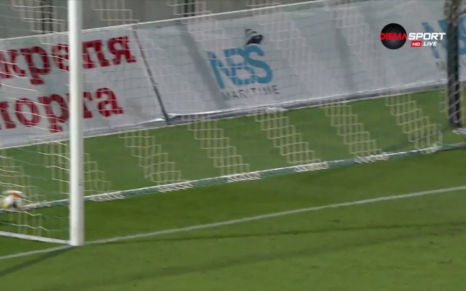В 28-та минута Лудогорец поведе с 2:0 срещу уелския Дъ