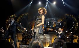  Уитни Хюстън 