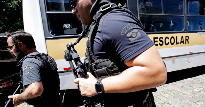 Свят Стрелба в бразилски бар петима убити Преди да избягат