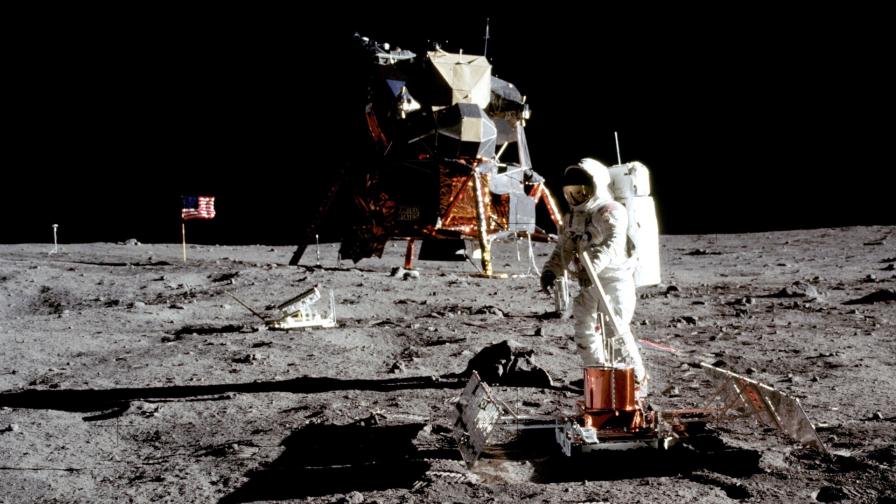 Кацането на Луната на Аполо 11