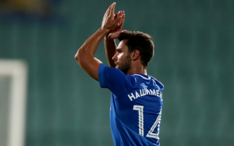 Халфът на Левски Фелипе Нашименто продължава да държи на тръни