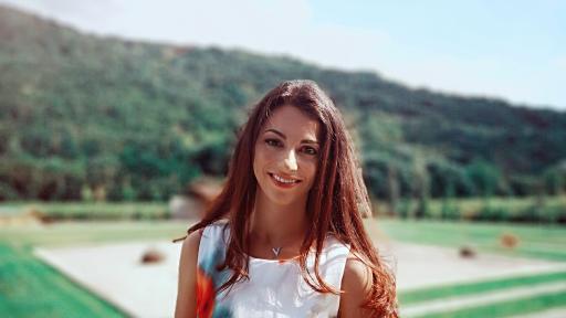  Диана Аладжова: Хората са тези, които трансформират или се помиряват 