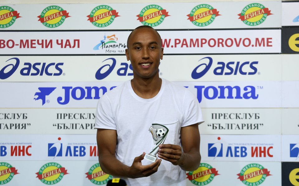 Бразилската звезда на Левски Паулиньо изпозлва социалната мрежа Инстаграм, за