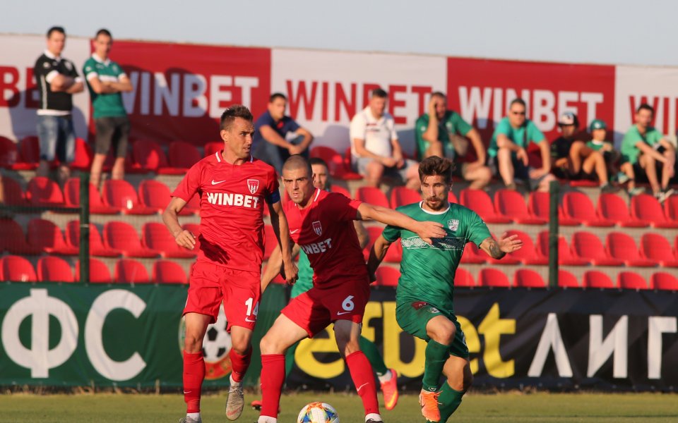 Отборите на Царско село и Локомотив Пловдив се изправят един