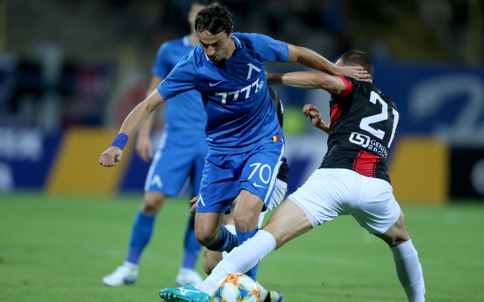 Локомотив Пловдив посреща Левски в първи полуфинален сблъсък от Купата