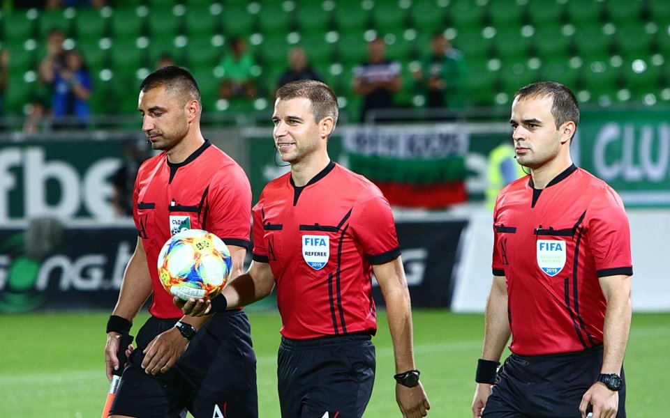 Съдийските права на рефера Стефан Апостолов са спрени за неопределено