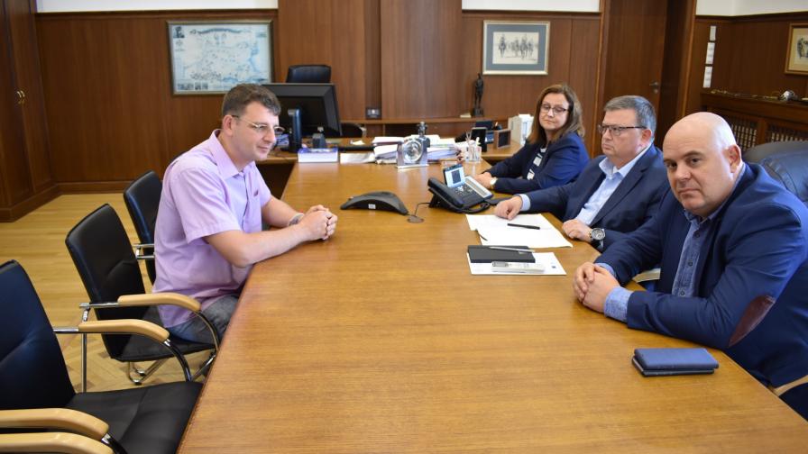  Свидетел против Иванчева се оплака на Цацаров от напън 