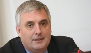 Ивайло Калфин смята, че новият механизъм за минималната заплата има шанс да работи, ако данните се актуализират редовно и увеличенията останат предвидими.