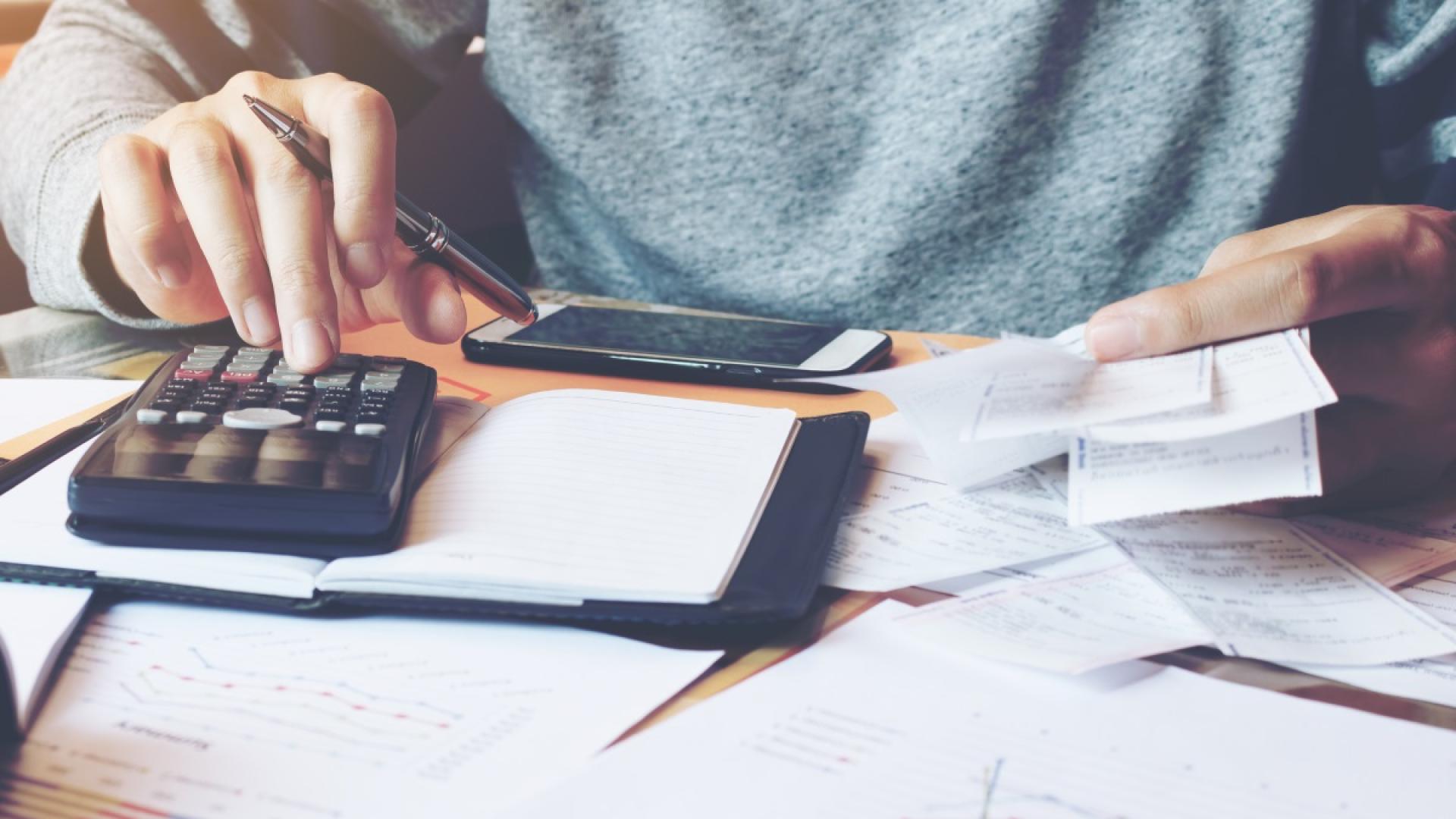 Подаването на годишна данъчна декларация в България е задължение за