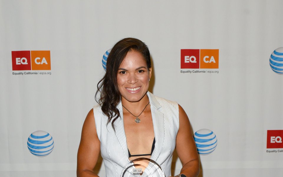 Двойната шампионка в категория петел и перо Аманда Нунеш реши