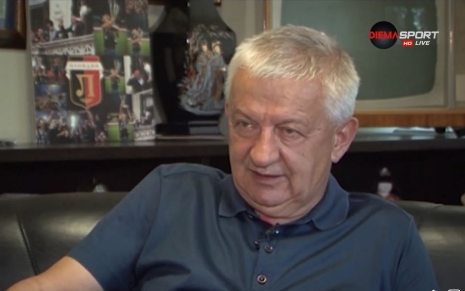 Собственикът на Локомотив Пд Христо Крушарски сподели, че Бруно Акрапович