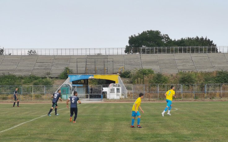 Реновират градския стадион в Шумен