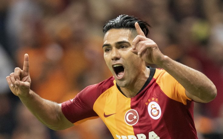 Страхил Попов и компания не успяха да засенчат Радамел Фалкао