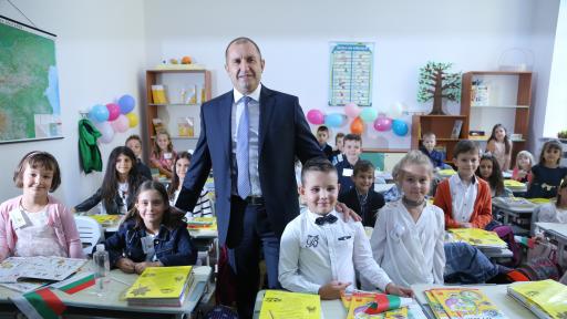  Радев за БНР: Държавата се ръководи през нечий телефон. Борисов отговори: Това е бойкот 