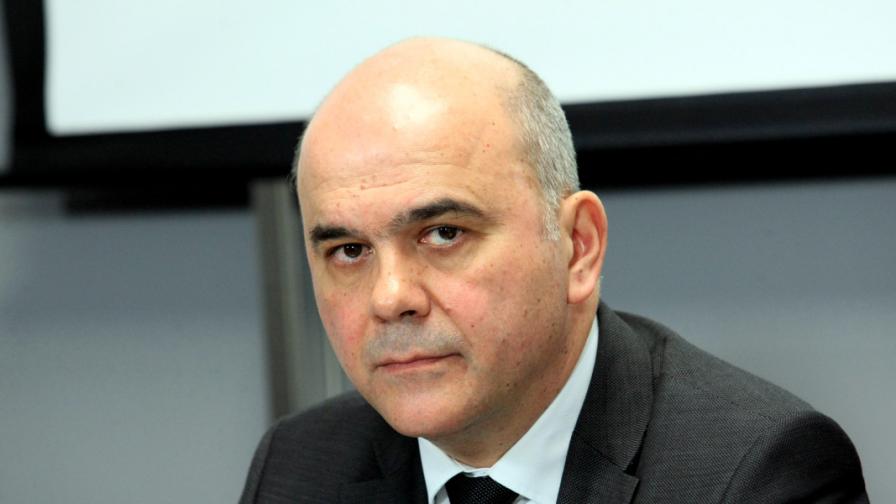  Премиерът изиска и одобри оставката на Бисер Петков 