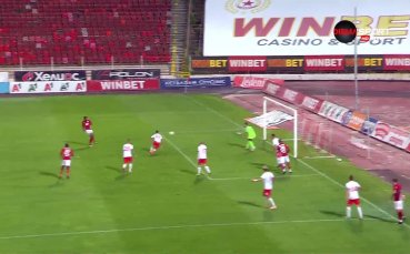 Нападателят на ЦСКА Жеферсон отбеляза третия гол за да оформи