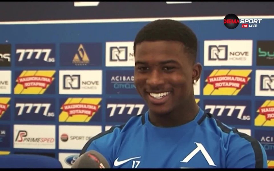 С темповете, които демонстрира, нападателят Найджъл Робърта много бързо си