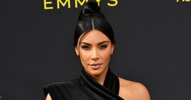 Любопитно Ким Кардашиян сподели за проблемите с кожата си СНИМКА