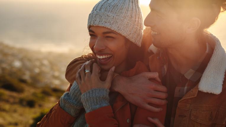  6 аргументи за какво двойките, които са и най-хубави другари, имат най-стабилните връзки 