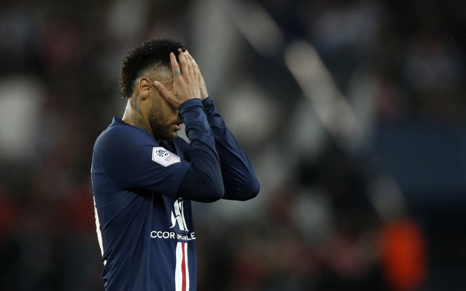 Неймар е в Барселона, за да даде показания в съда