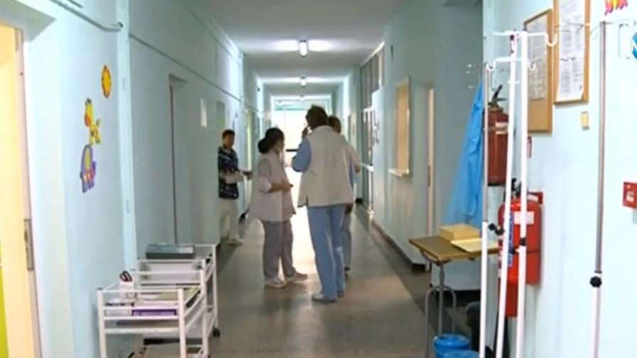 Колективна оставка на медицинските сестри и част от лекарите в болницата в Карлово