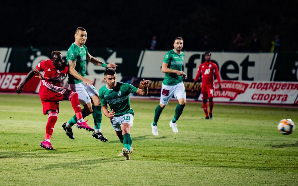 Въпреки кризата в ЦСКА, която се развихри след загубата от