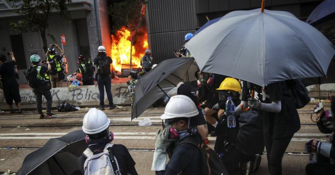 Технологии Протестите в Хонконг се пренесоха и във видеоигрите Сблъсъците
