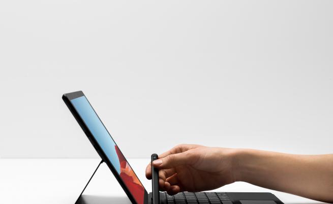  Microsoft Surface Pro X 