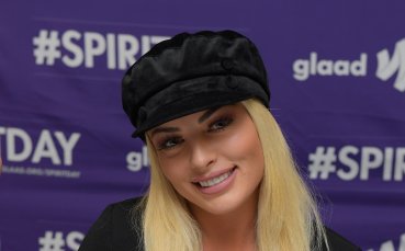 Една от най сексапилните представителки на световната федерация по кеч Манди