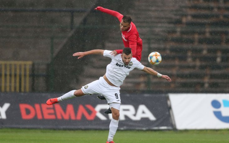 Любо Пенев дебютира начело на Царско село срещу Славия