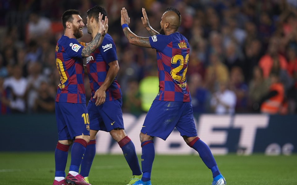 Барселона записа категорична победа с 4:0 над Севиля и доближи