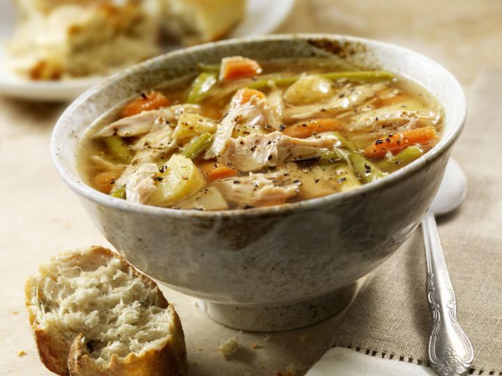 <p>Между 12.30 и 13.00 добавете към менюто си топла супа и салата.</p>