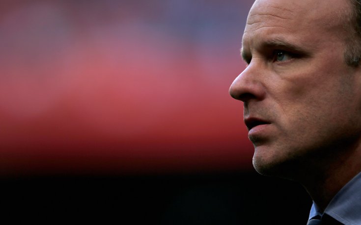 Бергкамп: Боли ме, когато гледам Арсенал в момента